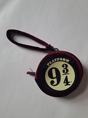 Harry Potter Platform 9¾ Velvet Coin Purse Wristlet Burgundy Zipper Pouch